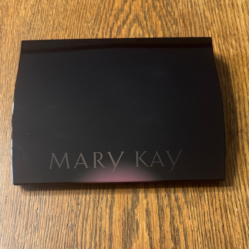 Mary Kay  Large Black Makeup Compact